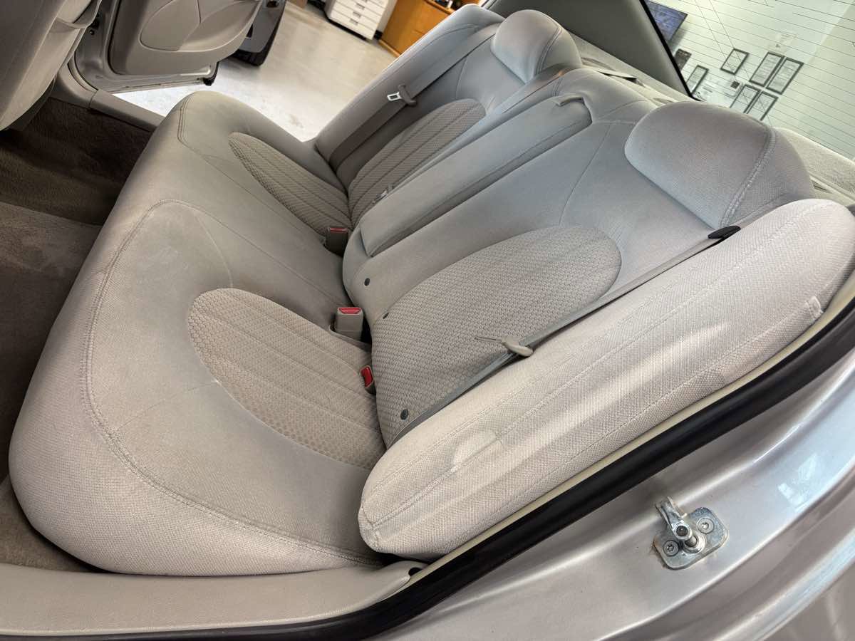 Used 2007 Buick Lucerne CX FWD image 23