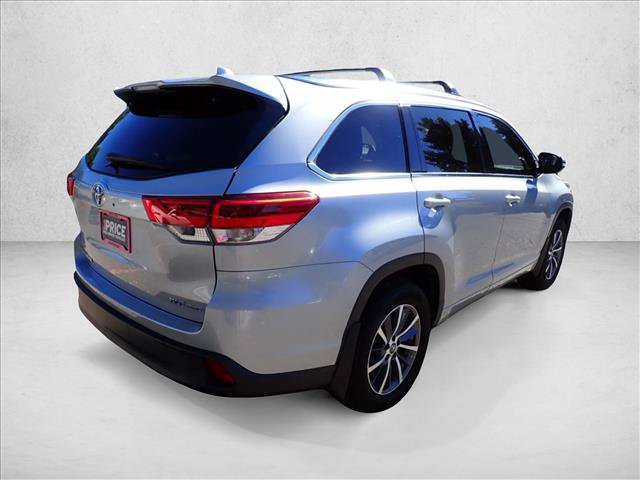 Certified 2018 Toyota Highlander XLE AWD/4WD image 4