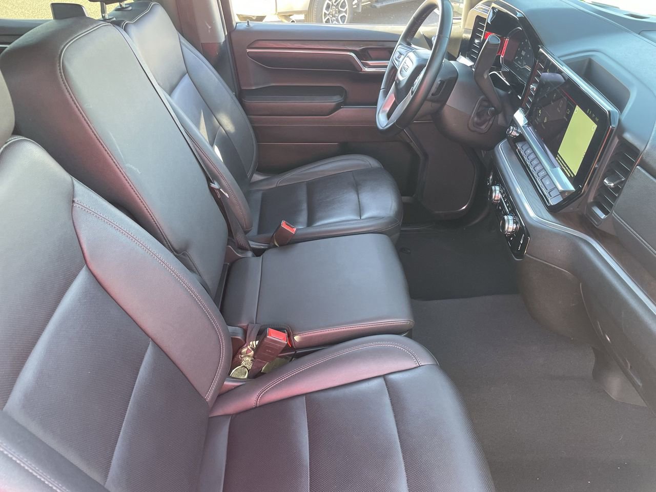 Used 2024 GMC Sierra 1500 SLT image 10