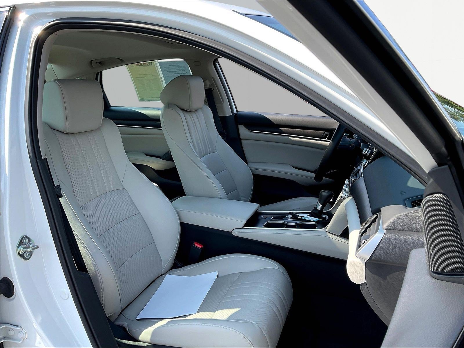 Used 2018 Honda Accord EX-L image 29
