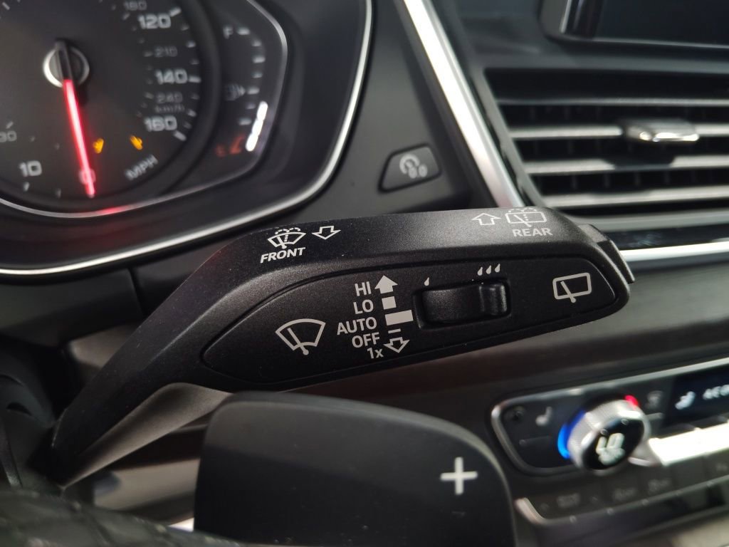 Used 2024 Audi Q5 2.0T Premium w/ Convenience Package image 17