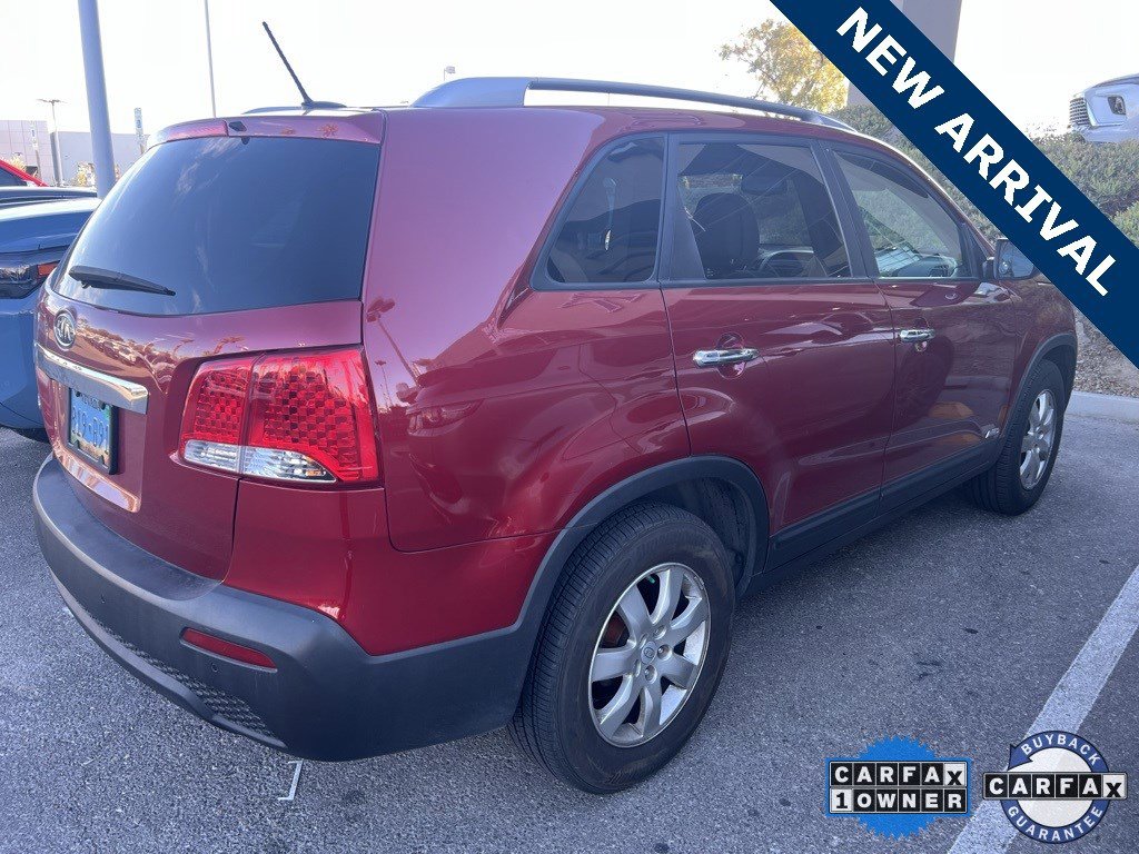 Used 2011 Kia Sorento LX w/ Convenience Pkg image 4