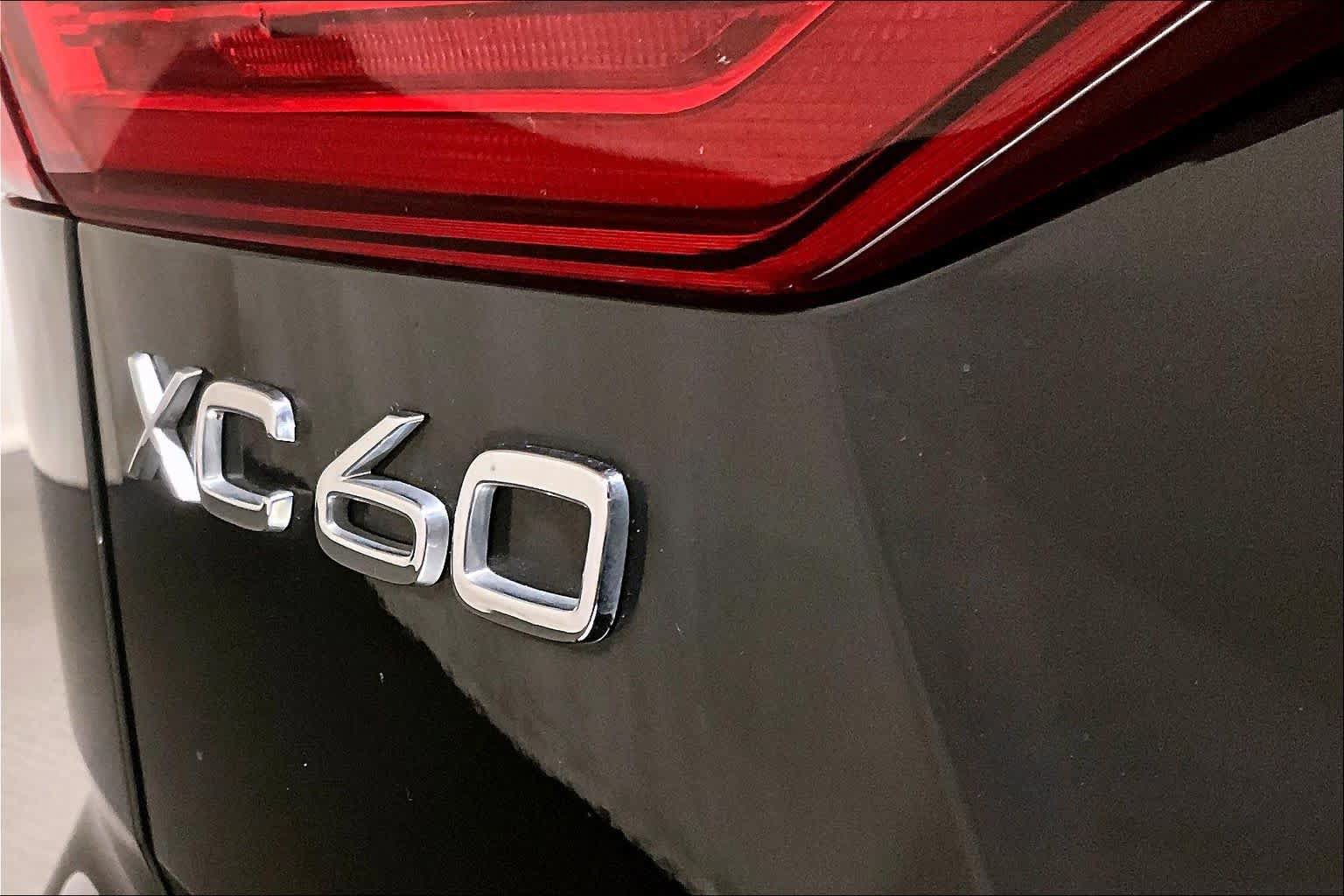 Used 2023 Volvo XC60 B5 Plus w/ Climate Package AWD/4WD image 9