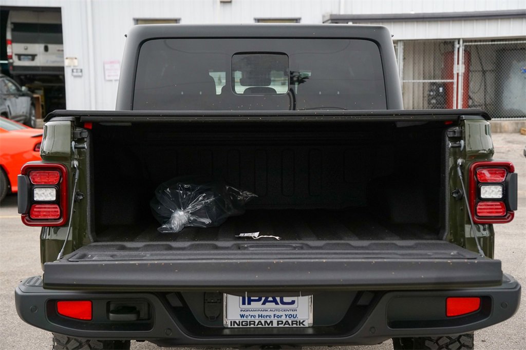 New 2024 Jeep Gladiator Sport image 31