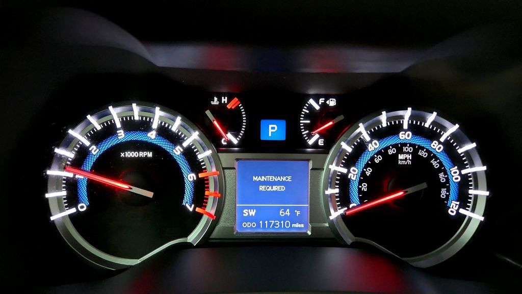Used 2015 Toyota 4Runner Limited AWD/4WD image 26