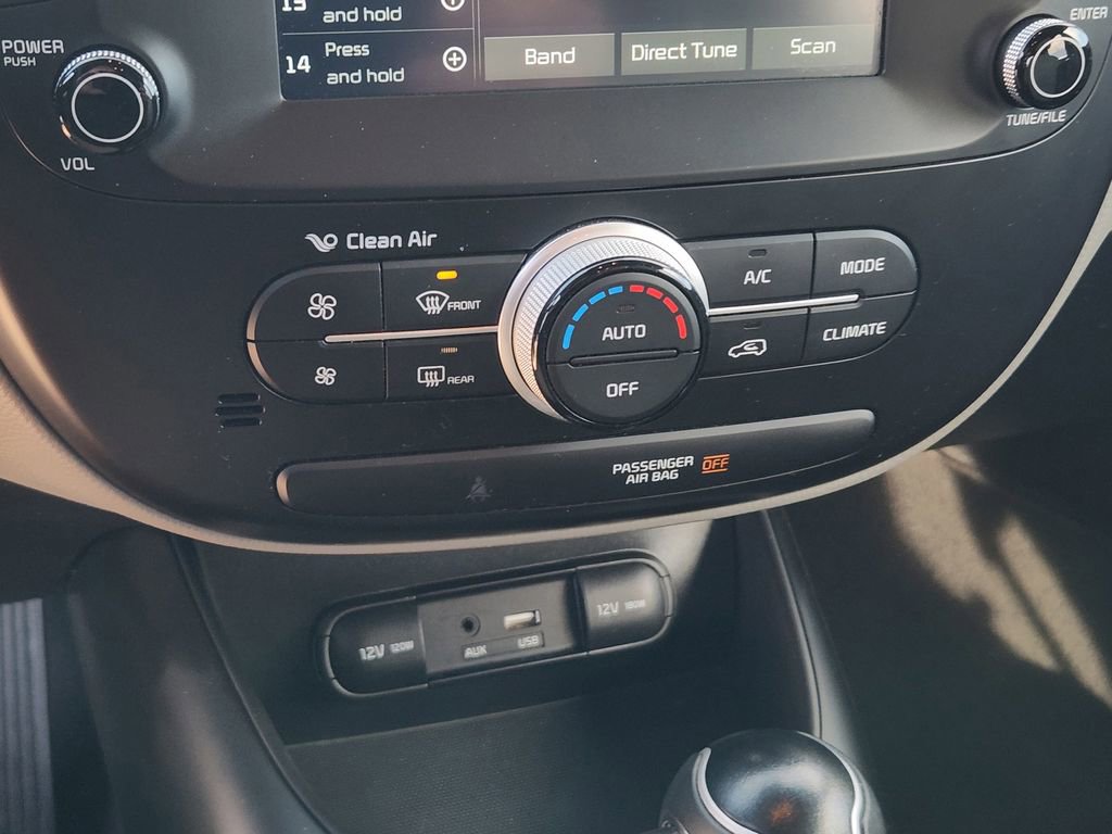 Used 2019 Kia Soul Base w/ Convenience Package image 24