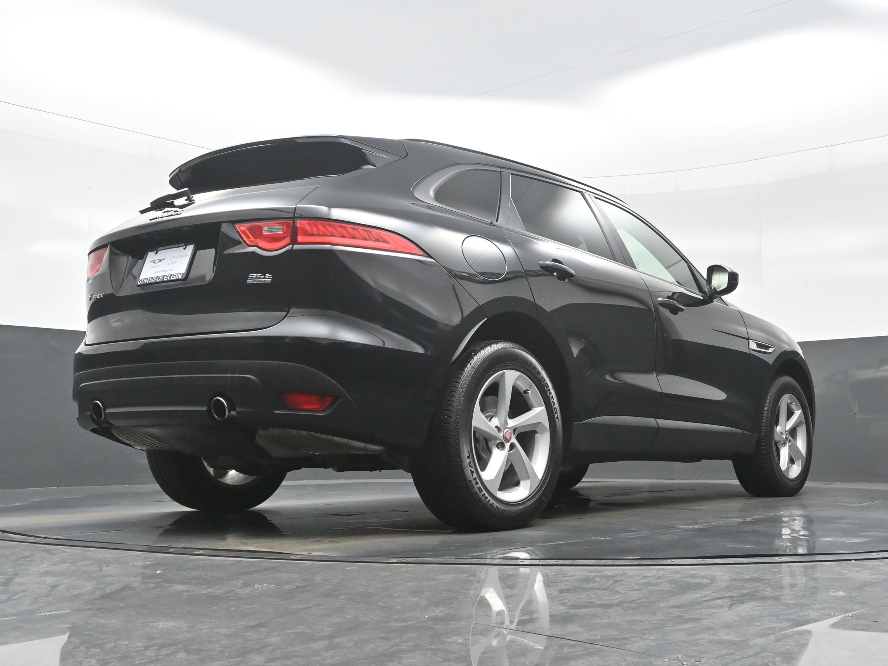 Used 2017 Jaguar F-PACE Premium image 34