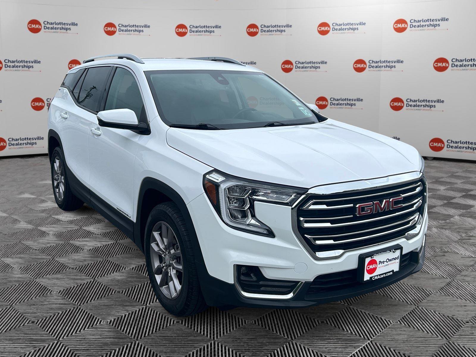 Used 2024 GMC Terrain SLT AWD/4WD image 7
