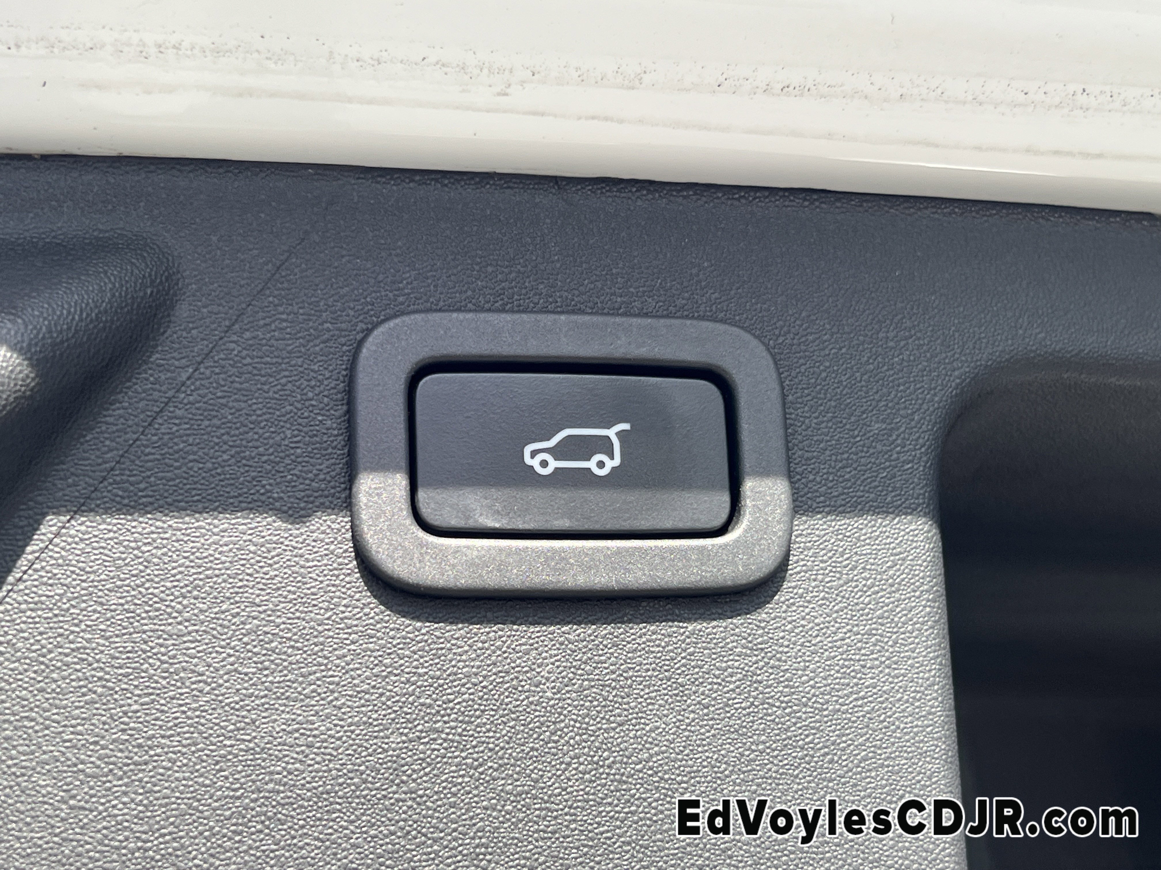 Used 2018 Land Rover Discovery Sport HSE image 23