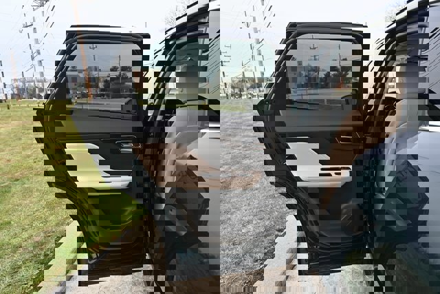 Used 2017 Jaguar F-PACE Prestige image 23