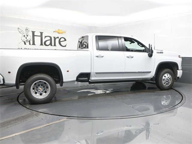 New 2026 Chevrolet Silverado 3500 High Country w/ High Country Premium Package image 15