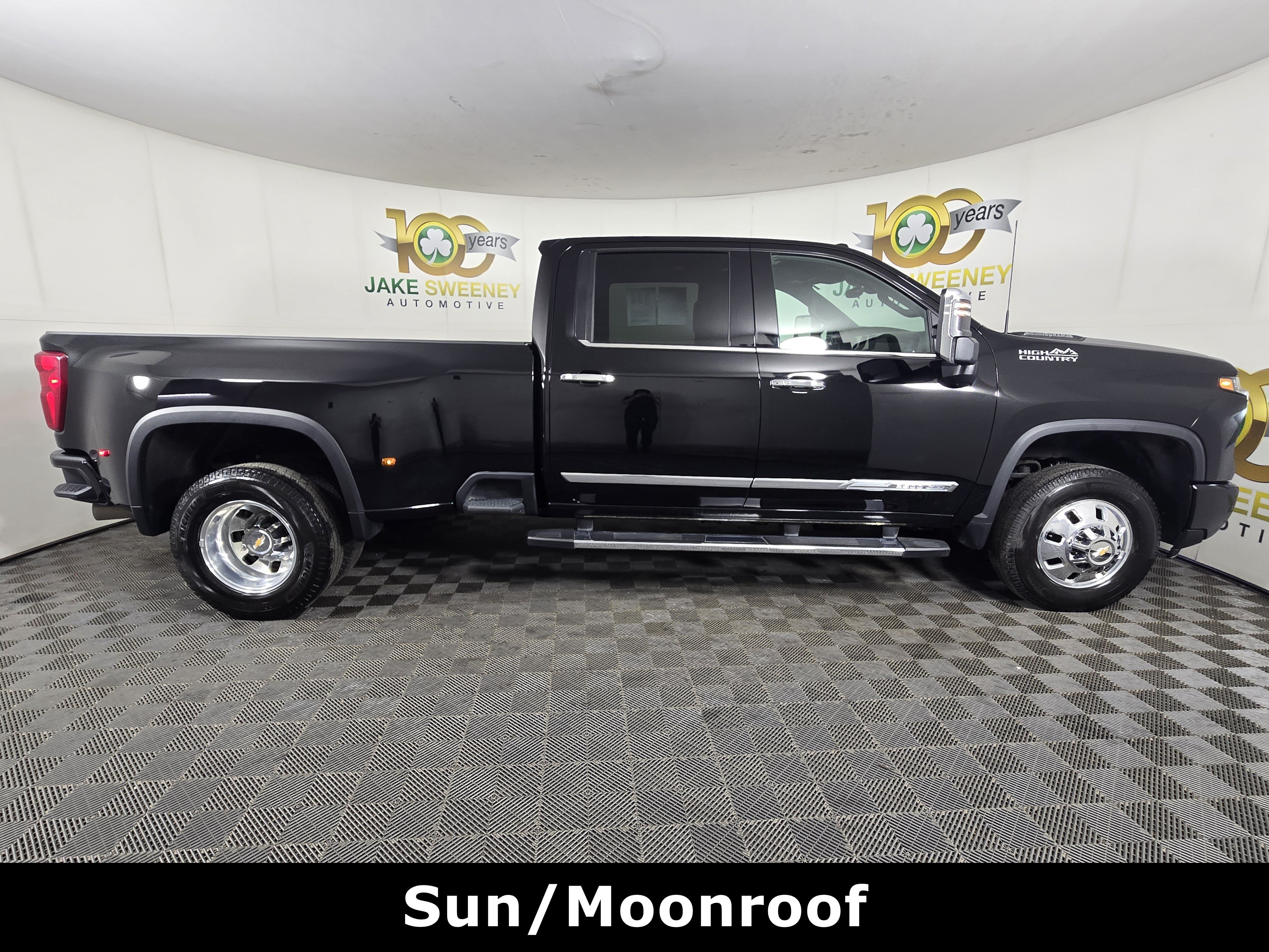 Used 2025 Chevrolet Silverado 3500 High Country w/ High Country Premium Package AWD/4WD image 11
