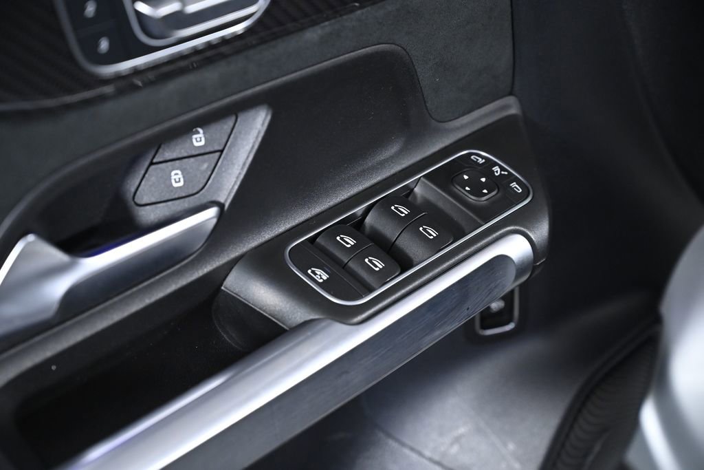 Used 2022 Mercedes-Benz GLB 35 AMG 4MATIC image 28