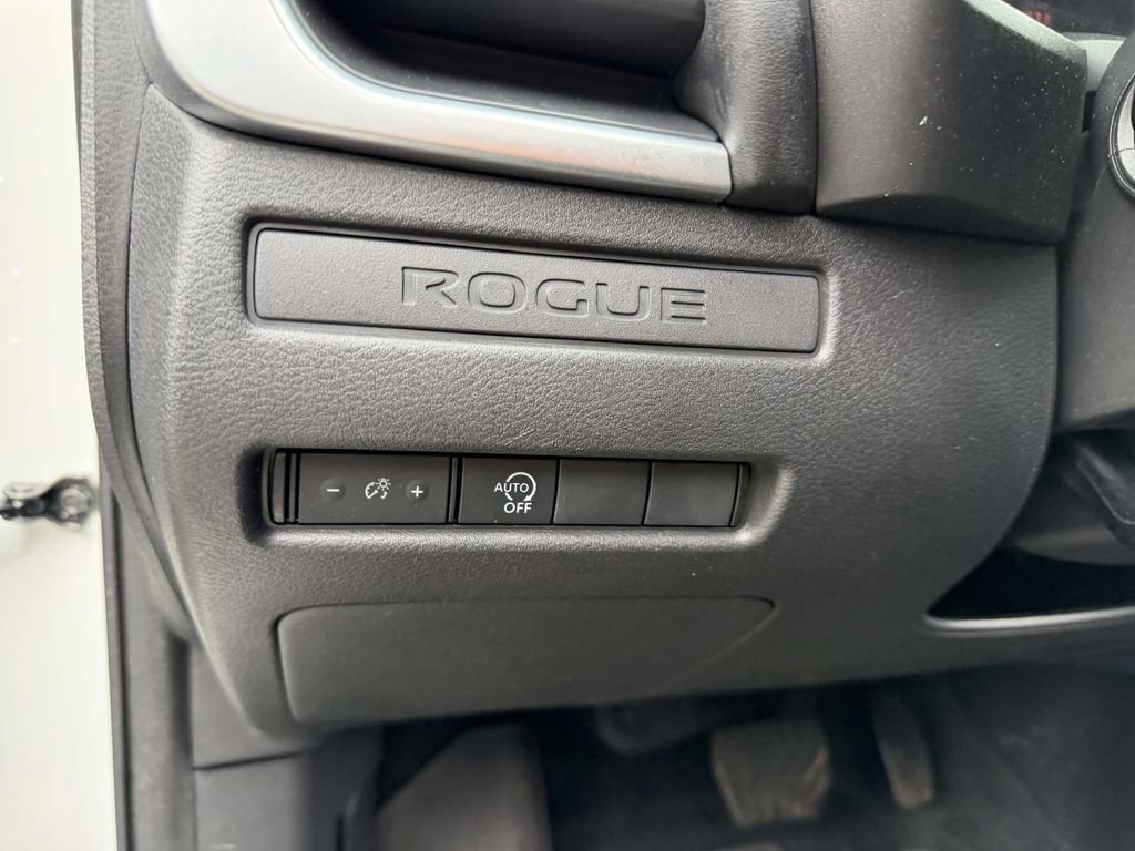 Used 2024 Nissan Rogue S AWD/4WD image 24