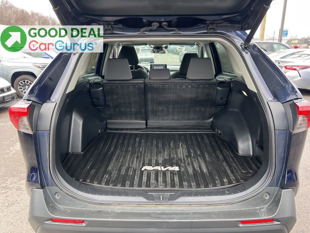 Used 2022 Toyota RAV4 XLE w/ Convenience Package image 24