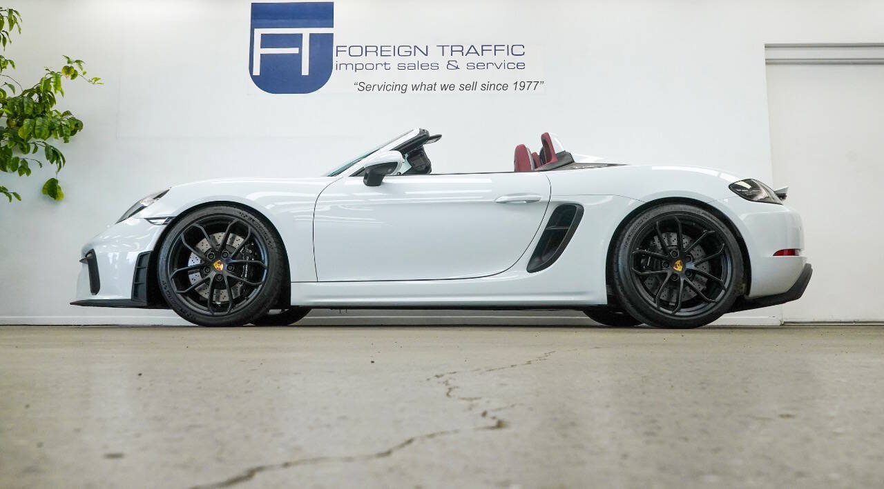Used 2020 Porsche 718 Boxster Spyder RWD image 40
