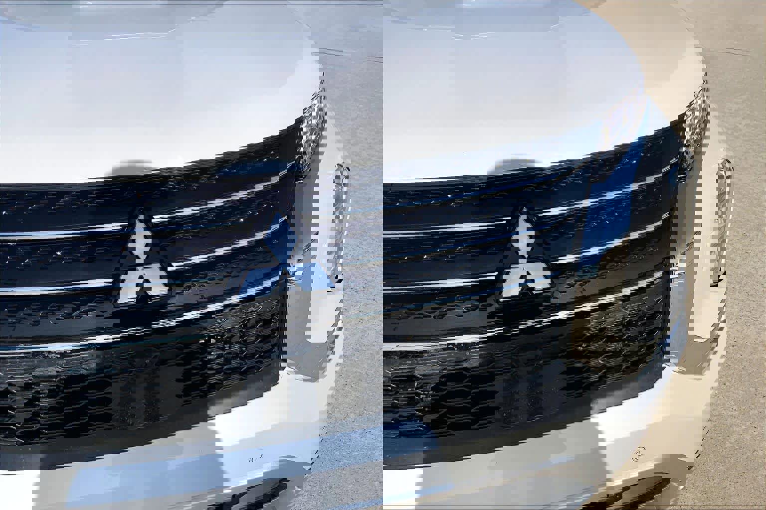 Used 2024 Mitsubishi Outlander SE image 29