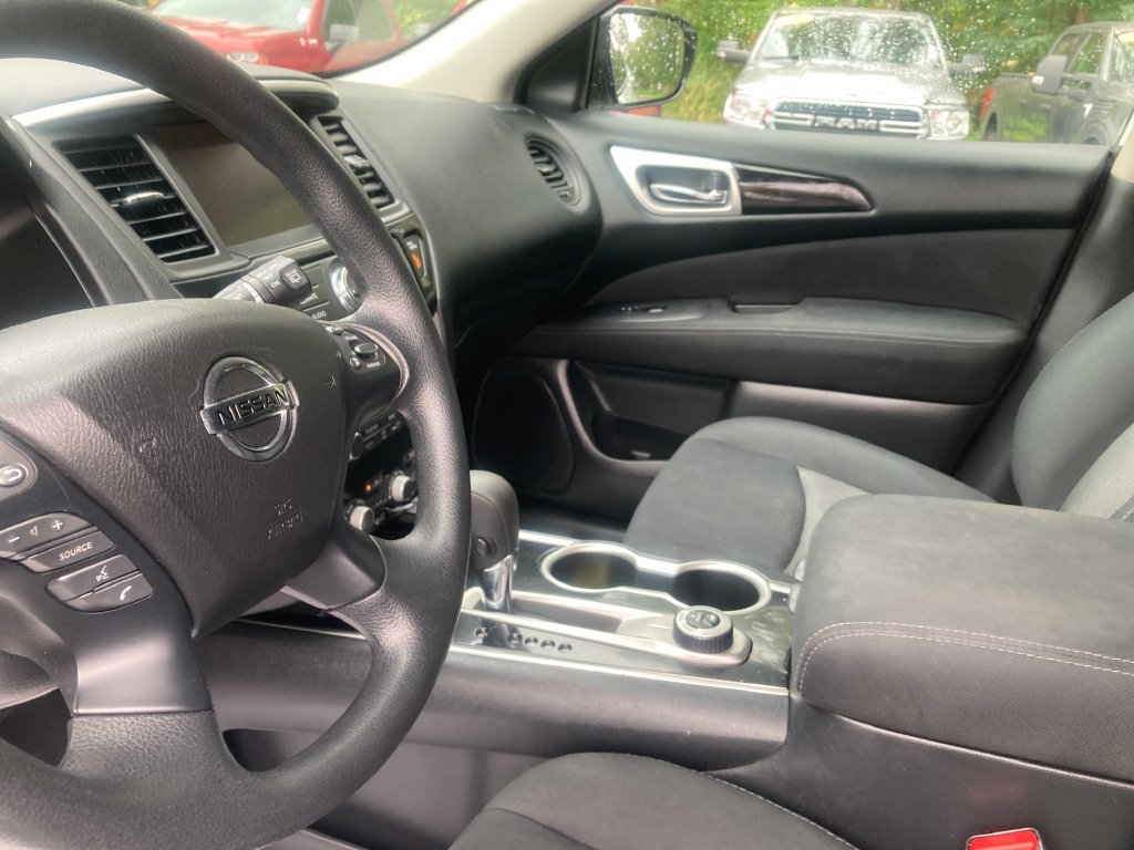 Used 2017 Nissan Pathfinder S AWD/4WD image 15