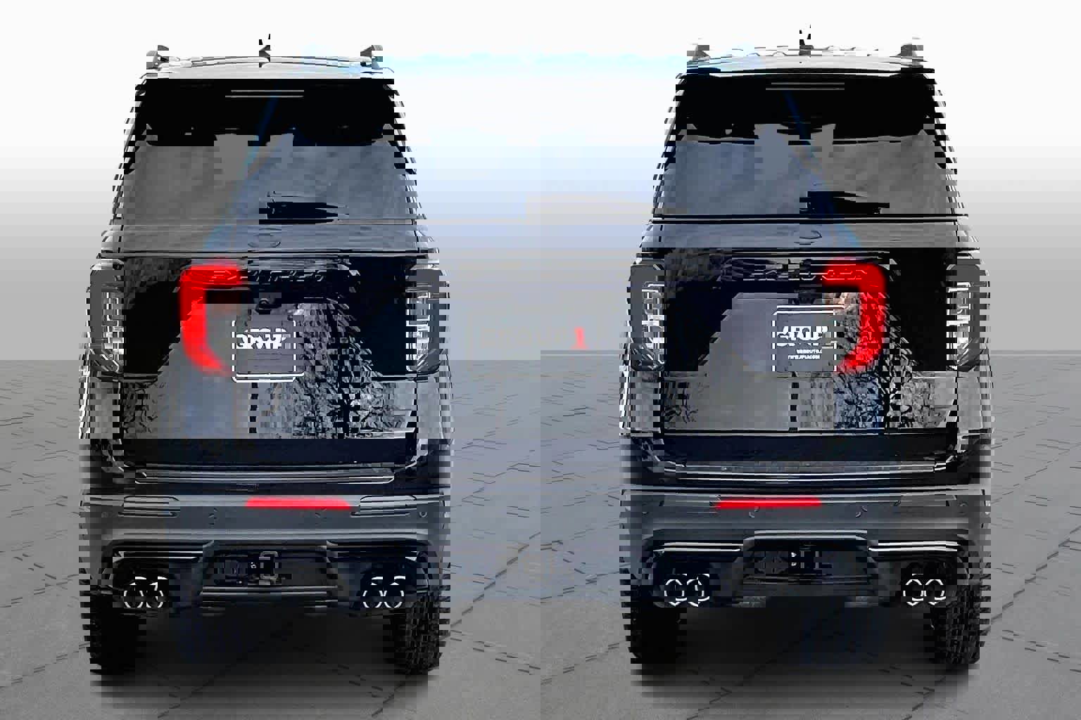 Used 2023 Ford Explorer ST w/ Equipment Group 401A image 4