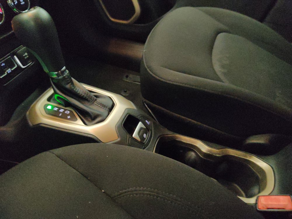 Used 2015 Jeep Renegade Sport w/ Power & Air Group FWD image 26