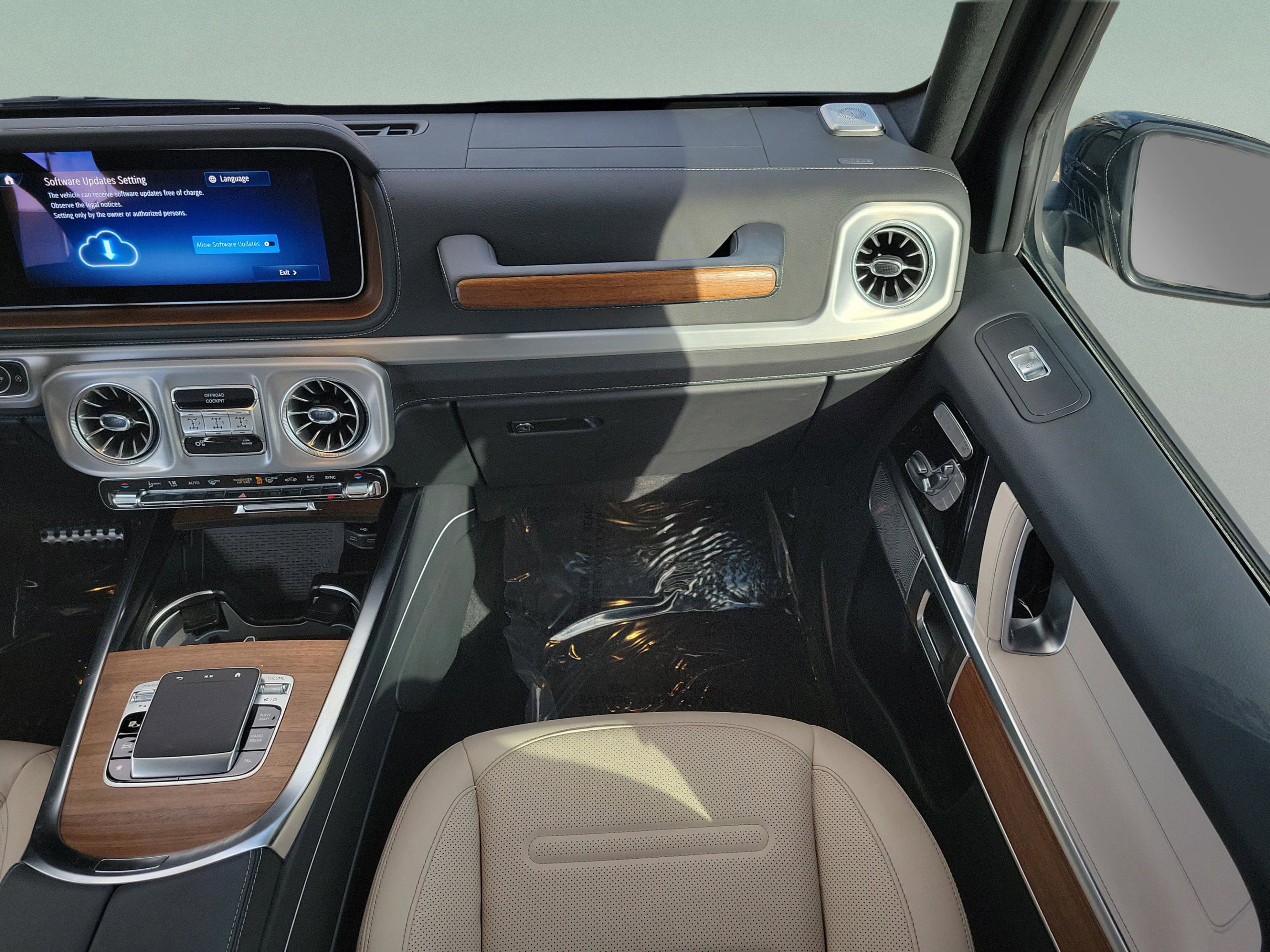Certified 2025 Mercedes-Benz G 550 image 13
