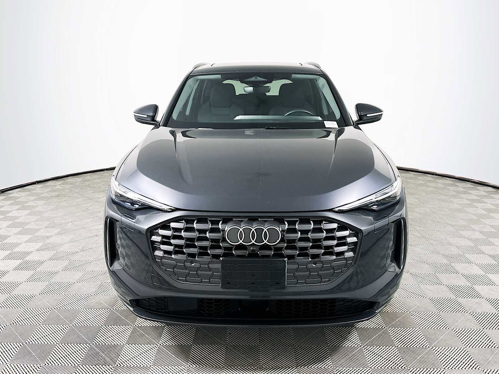 Certified 2025 Audi Q5 Premium Plus w/ Premium Plus image 2