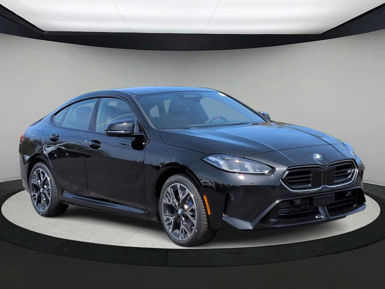 Used 2026 BMW M235i xDrive w/ Technology Package AWD/4WD image 2