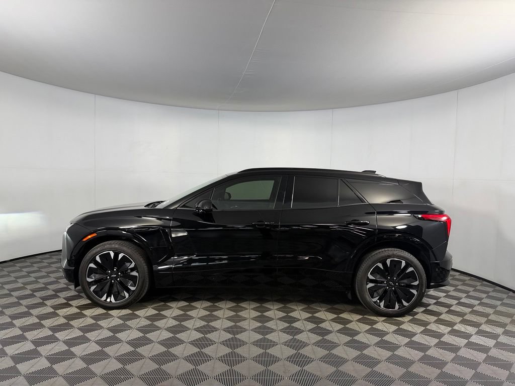 Used 2026 Chevrolet Blazer EV RS w/ Super Cruise Package FWD image 11