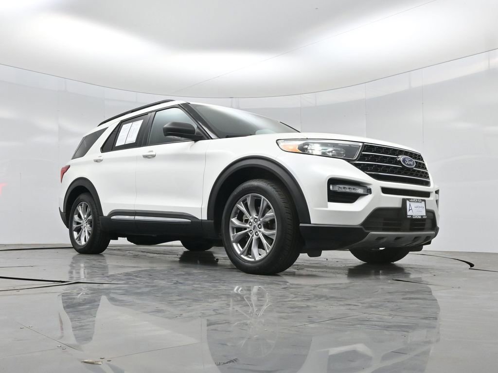 Used 2020 Ford Explorer XLT w/ Equipment Group 202A RWD image 2