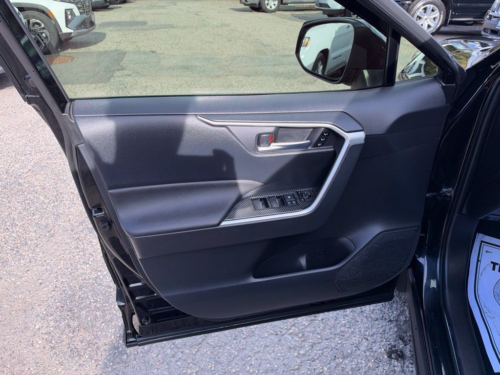 Used 2019 Toyota RAV4 XLE Premium w/ Cold Weather Package AWD/4WD image 11