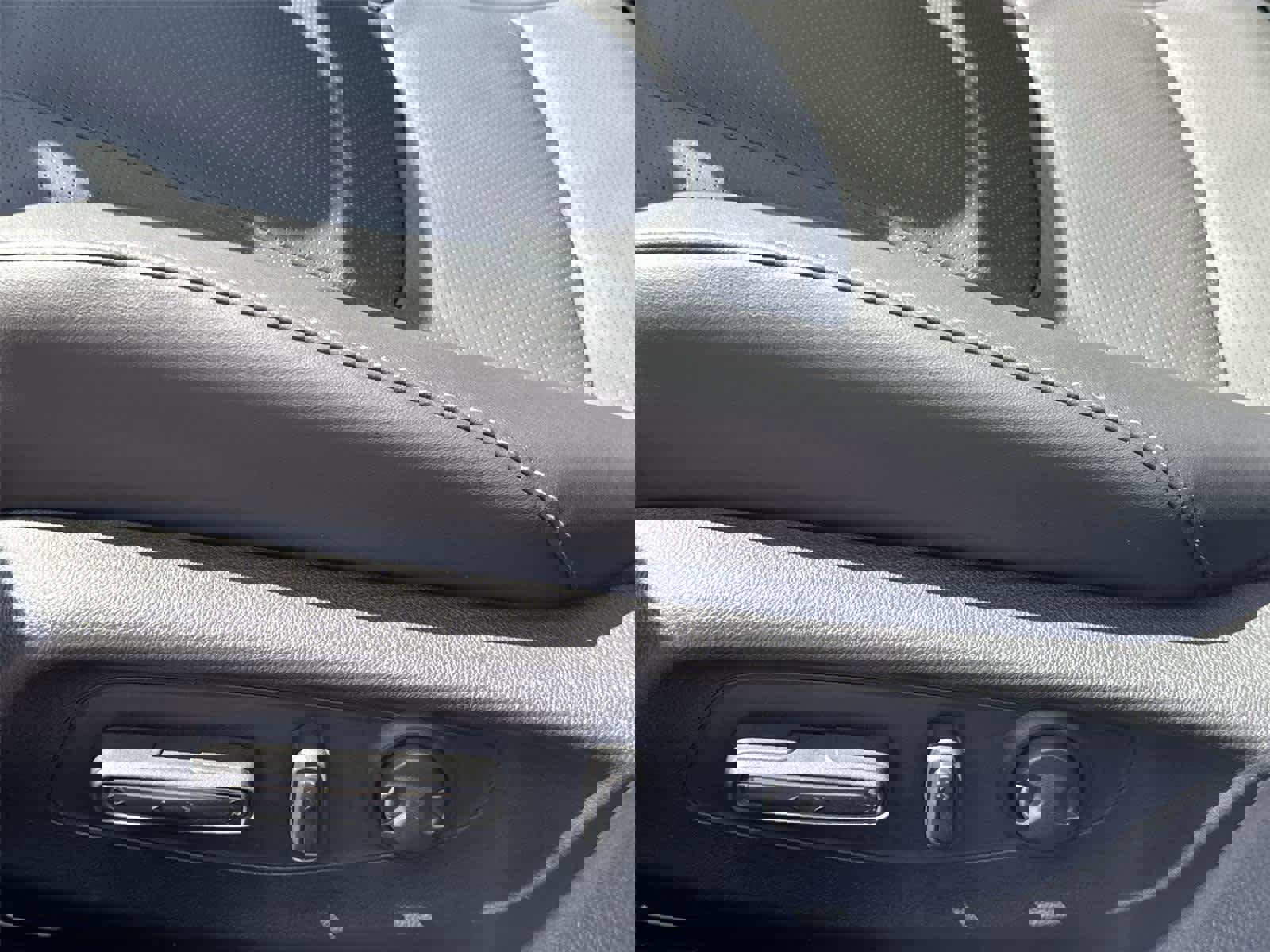 Used 2025 Honda Accord EX-L image 12