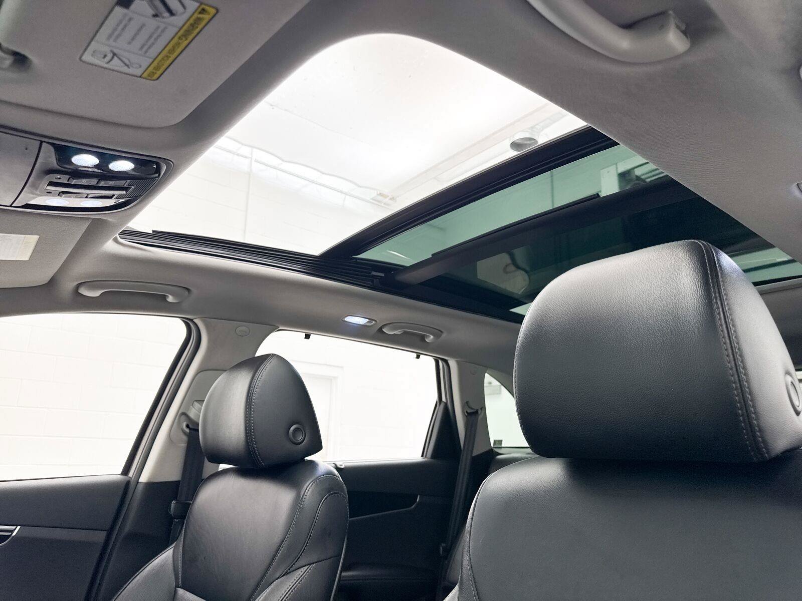 Used 2019 Kia Sorento SX w/ SX Touring Package FWD image 3