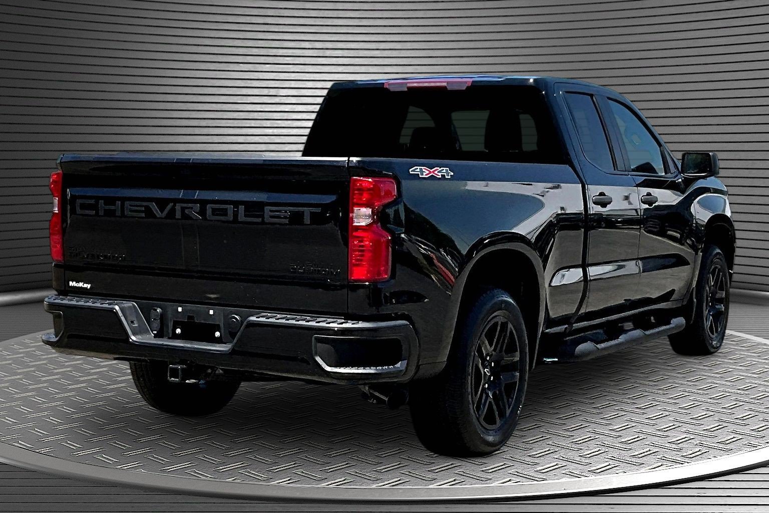 Used 2023 Chevrolet Silverado 1500 Custom w/ Rally Edition AWD/4WD image 6