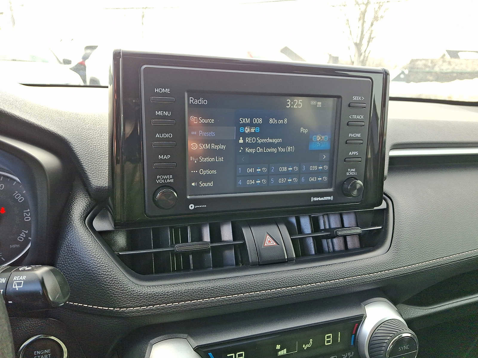 Used 2021 Toyota RAV4 XLE w/ Convenience Package image 19