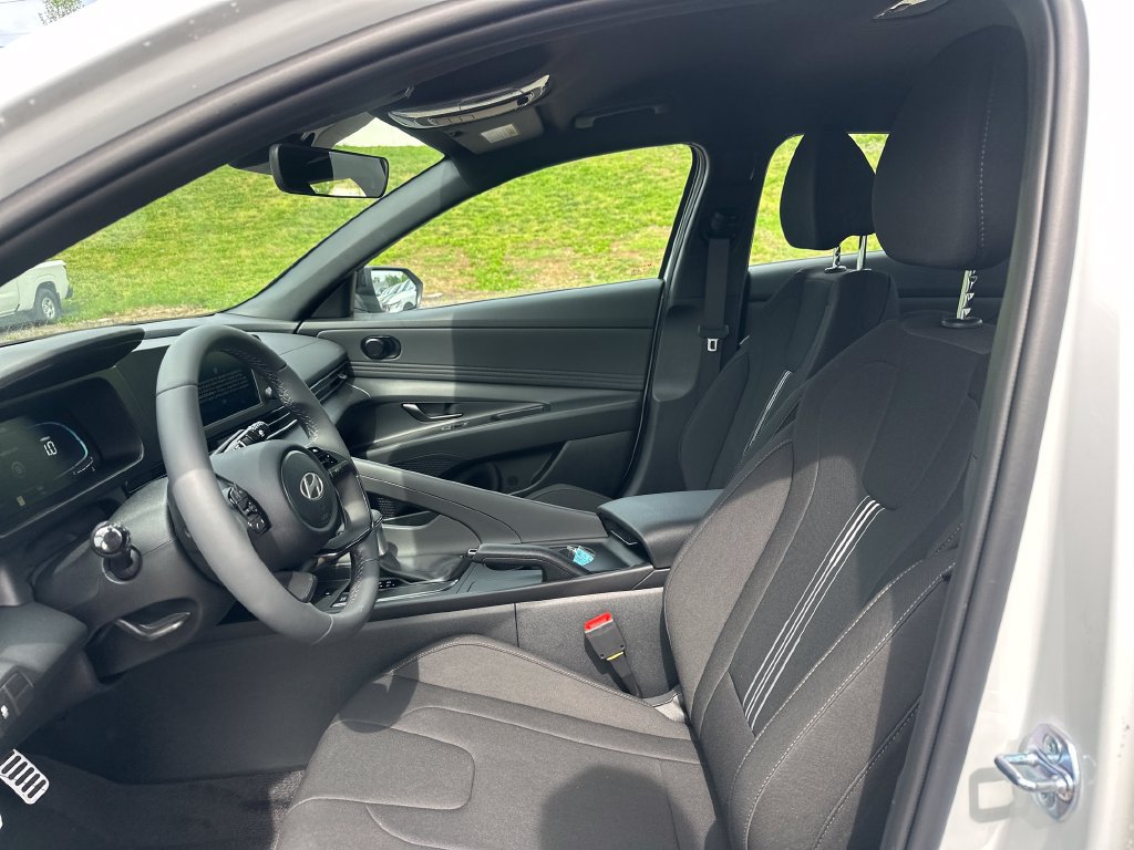 Used 2026 Hyundai Elantra Sport FWD image 10