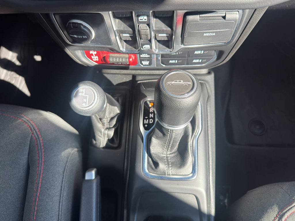 Used 2025 Jeep Gladiator Rubicon w/ Safety Group image 14