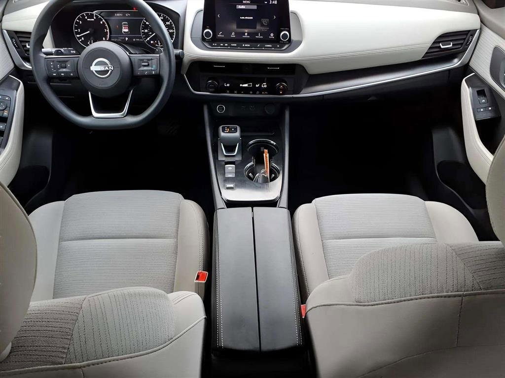 Used 2023 Nissan Rogue SV image 10