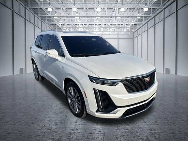 Used 2023 Cadillac XT6 Premium Luxury w/ Technology Package FWD image 7