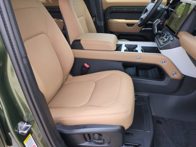 New 2026 Land Rover Defender 110 X-Dynamic SE AWD/4WD image 18