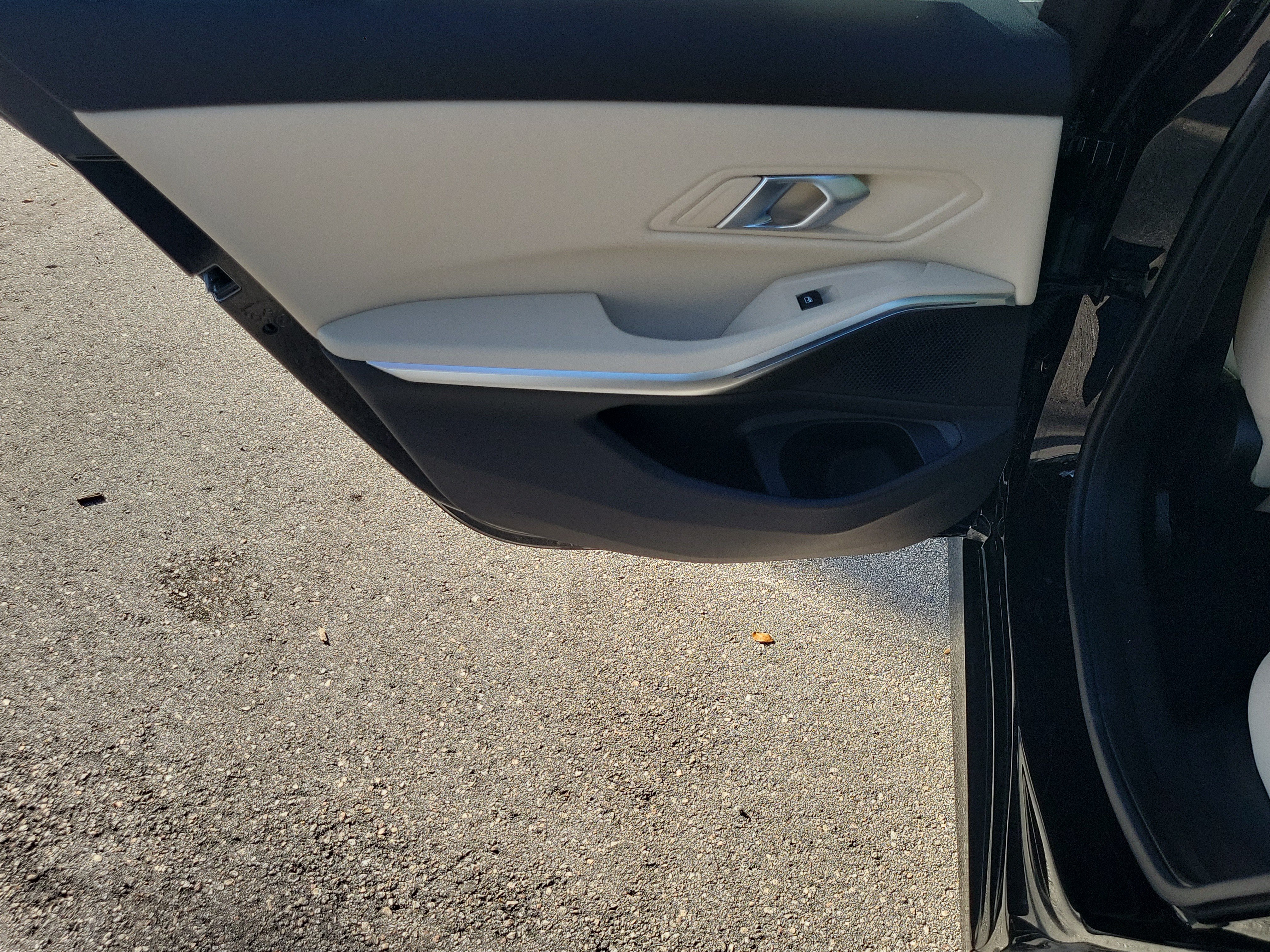 New 2026 BMW 330i Sedan w/ Convenience Package RWD image 9