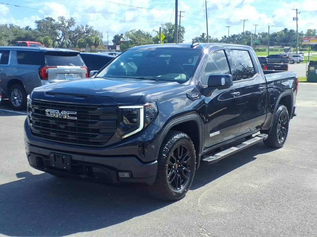 Used 2024 GMC Sierra 1500 Elevation w/ Elevation Premium Package AWD/4WD image 3