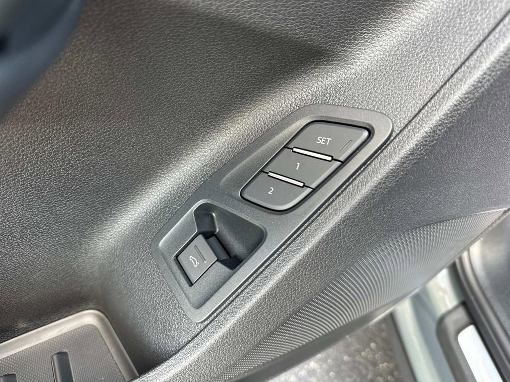 New 2025 Audi Q3 2.0T Premium image 11