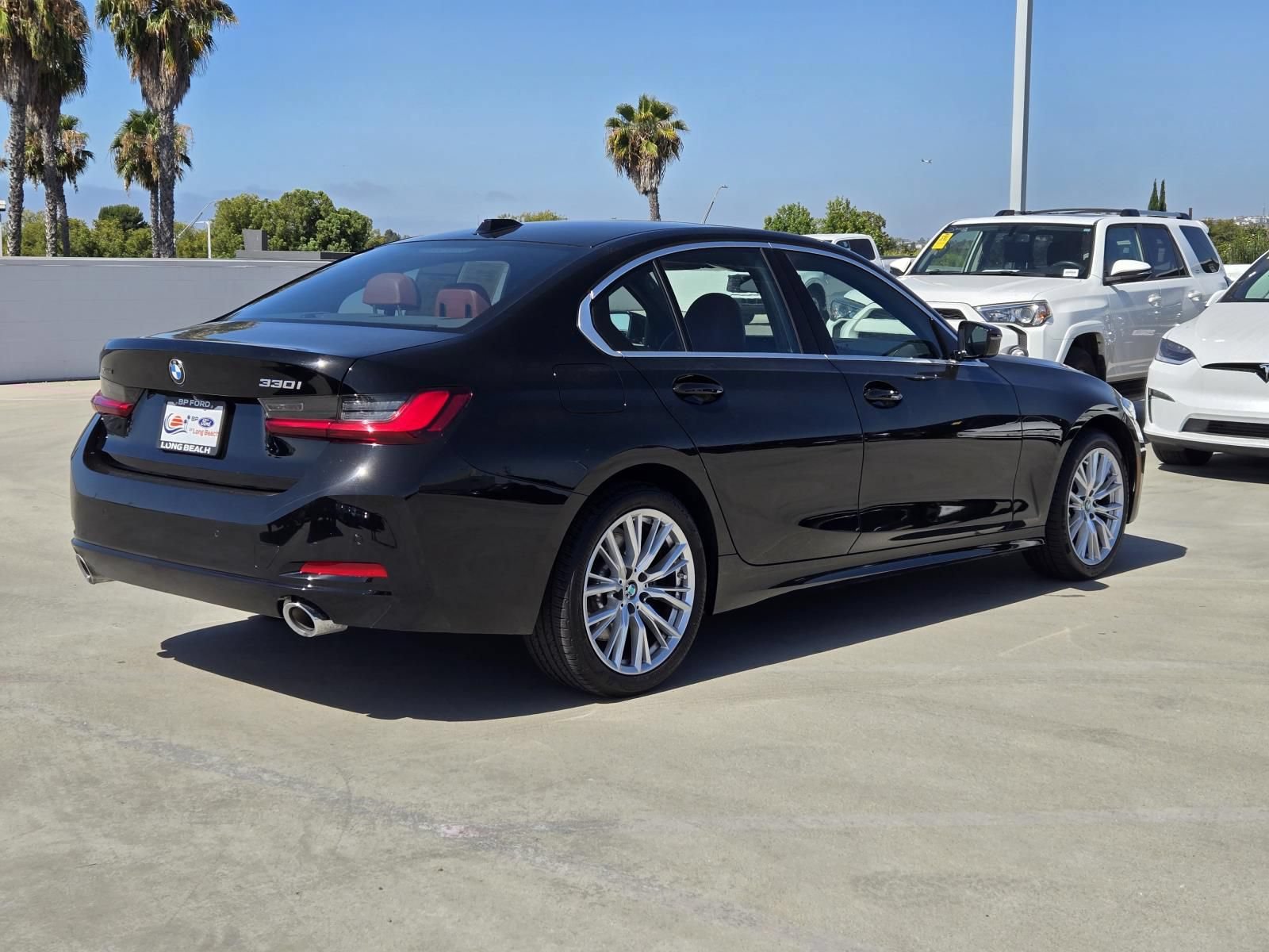 Used 2024 BMW 330i xDrive Sedan w/ Convenience Package AWD/4WD image 4