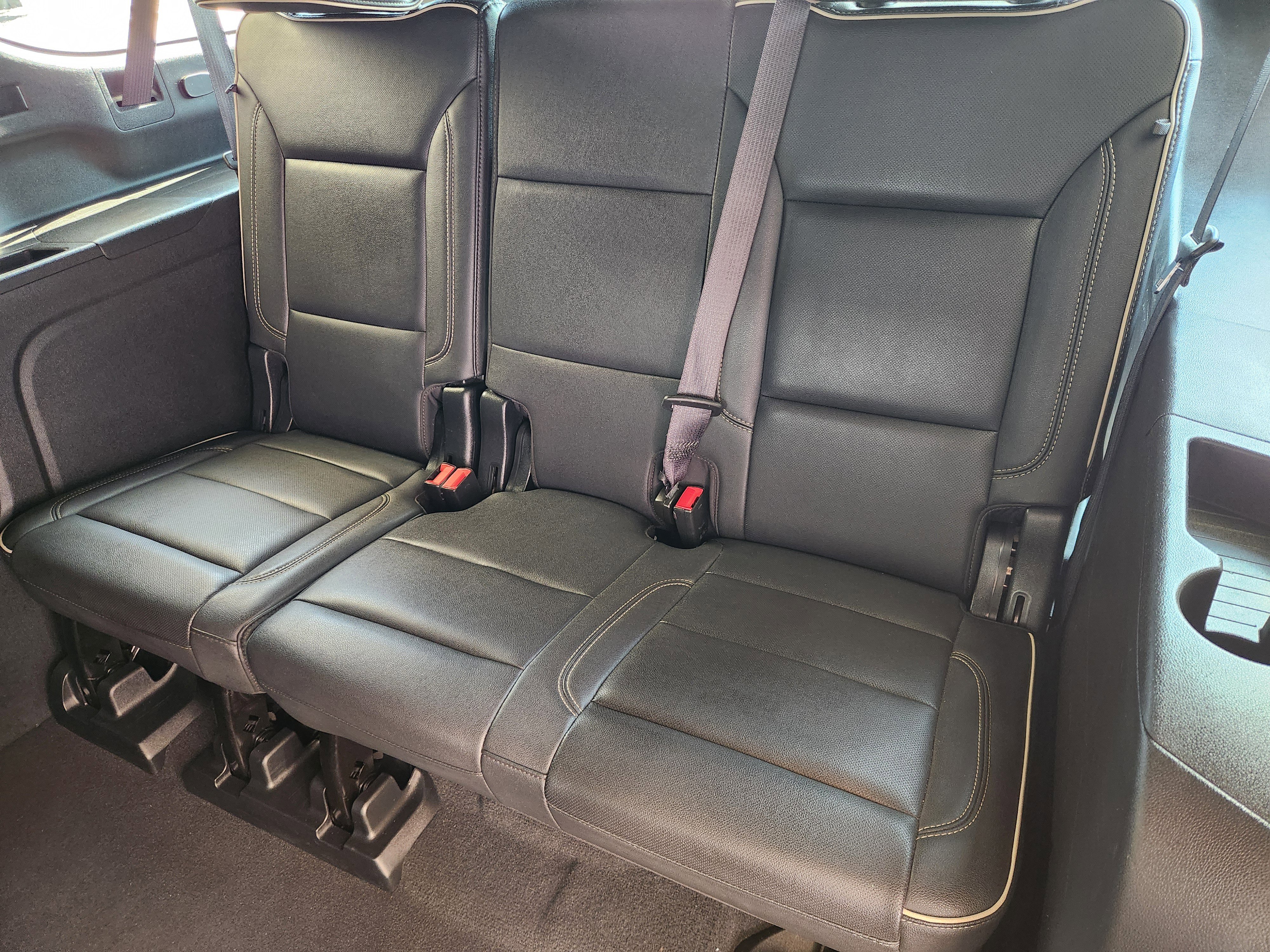 Used 2023 Chevrolet Suburban Premier RWD image 34