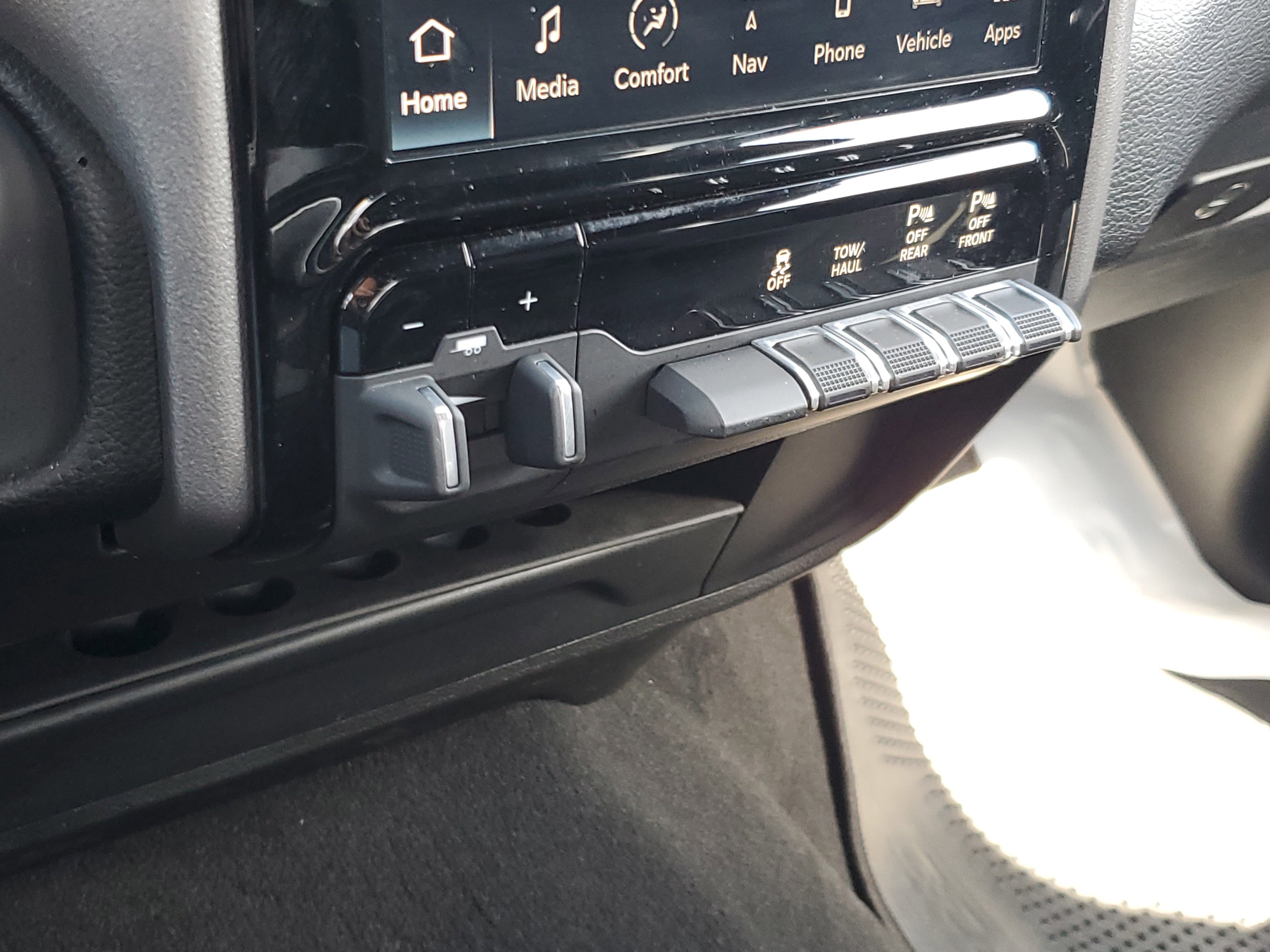 Used 2024 RAM 2500 Big Horn w/ Night Edition image 17