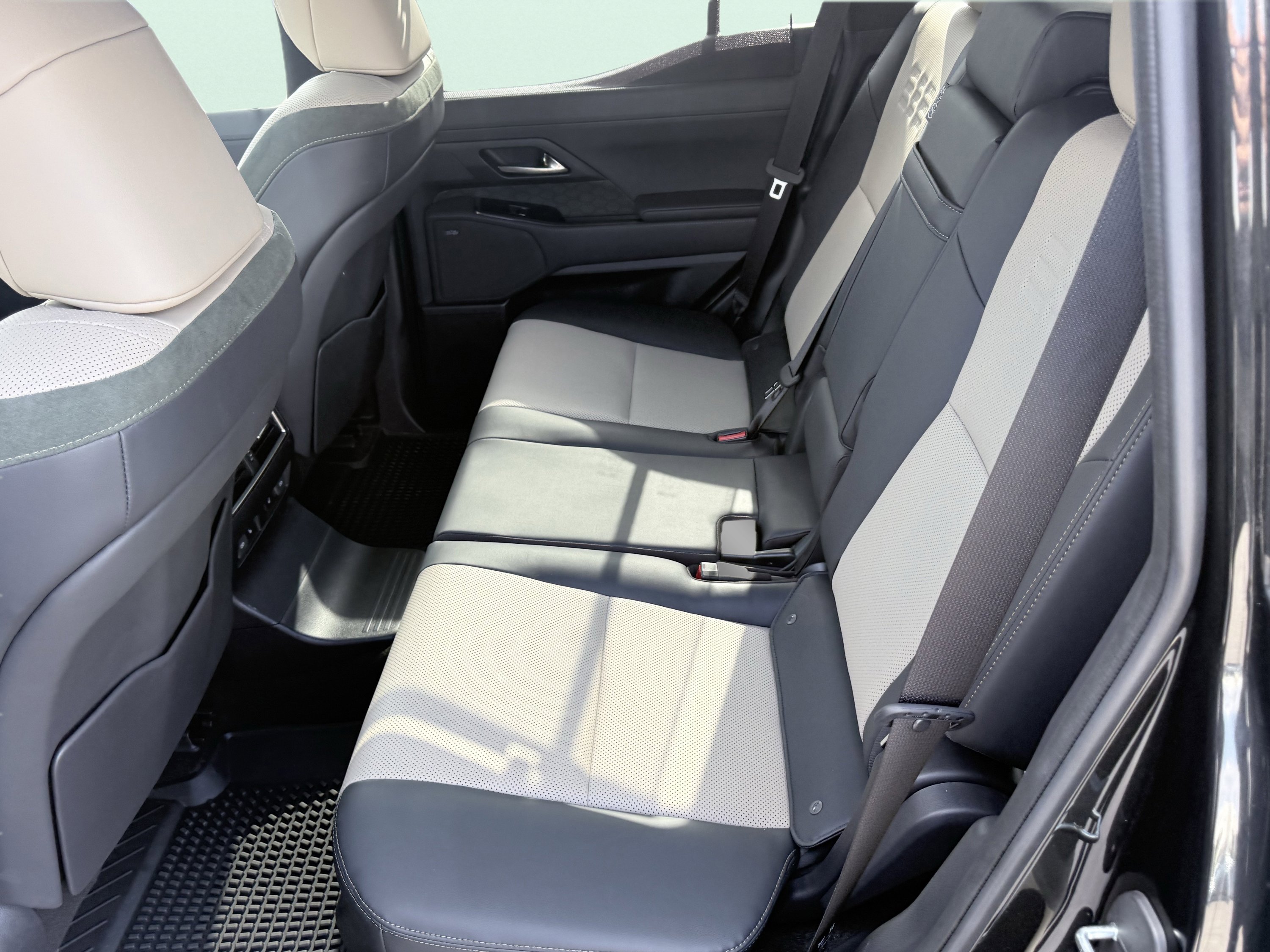 Used 2024 Lexus GX 550 image 18