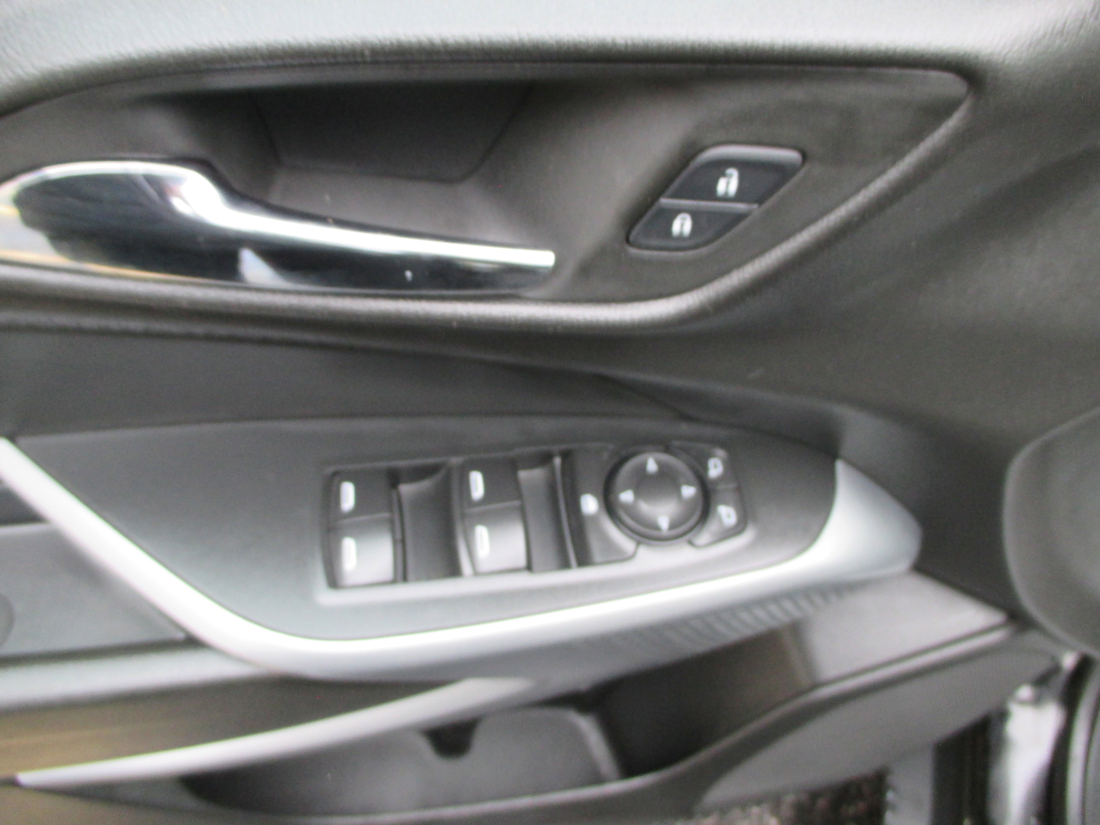 Used 2024 Chevrolet Trax LS w/ LS Convenience Package image 13