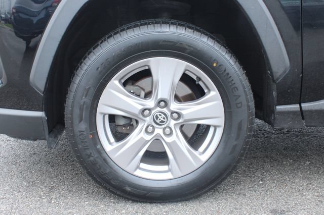 Used 2022 Toyota RAV4 XLE FWD image 33
