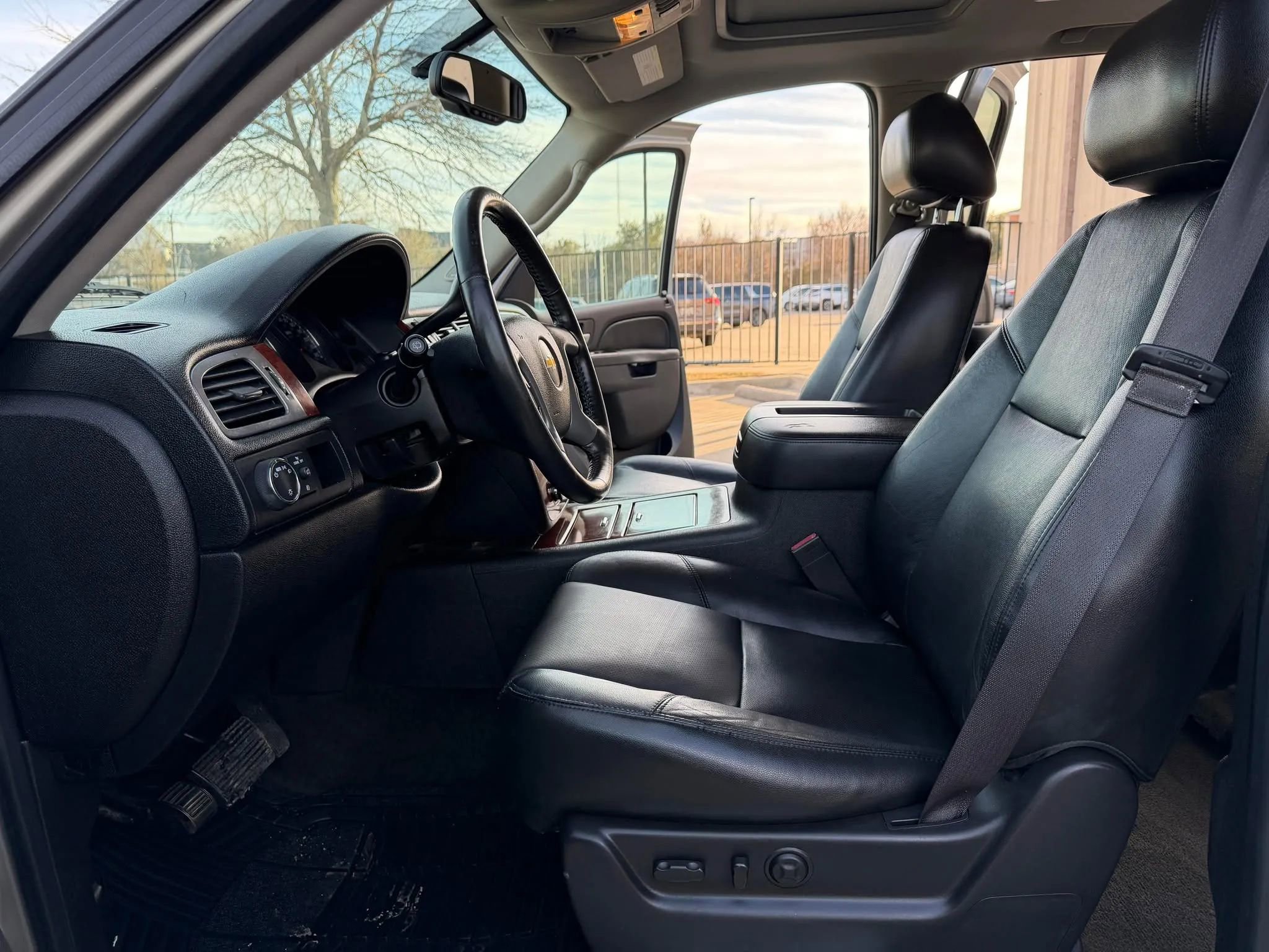 Used 2013 Chevrolet Tahoe LTZ image 19