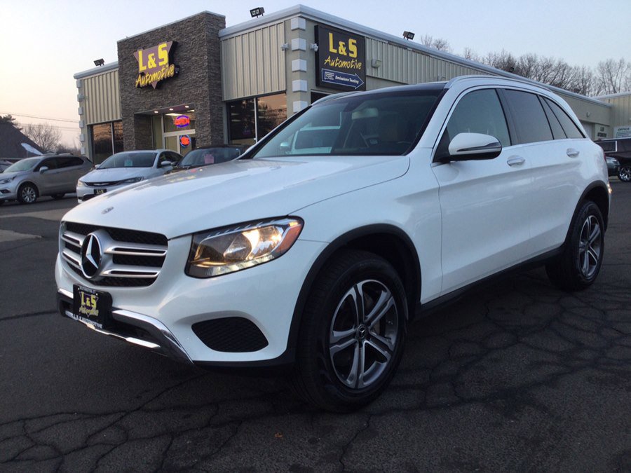 Used 2019 Mercedes-Benz GLC 300 4MATIC image 1